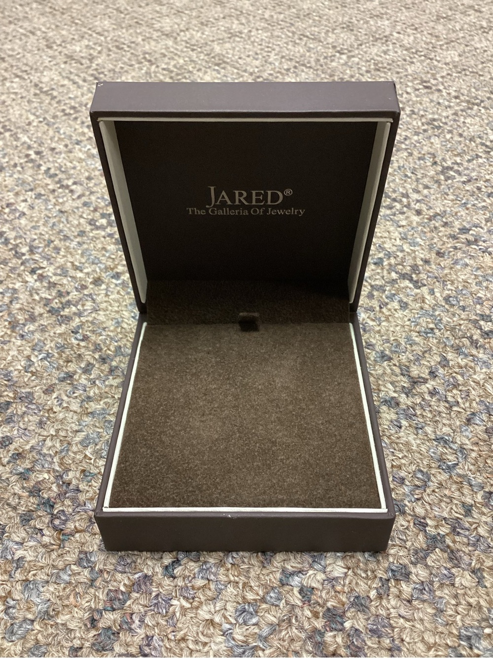 Jared The Gallery of Jewelry Bracelet or Necklace Gift Box